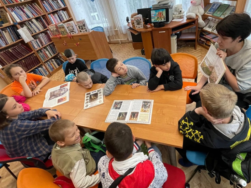В Боровской детской библиотеке ребята с удовольствием проводят летние каникулы.