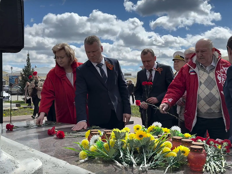 Победа в сердцах поколений.