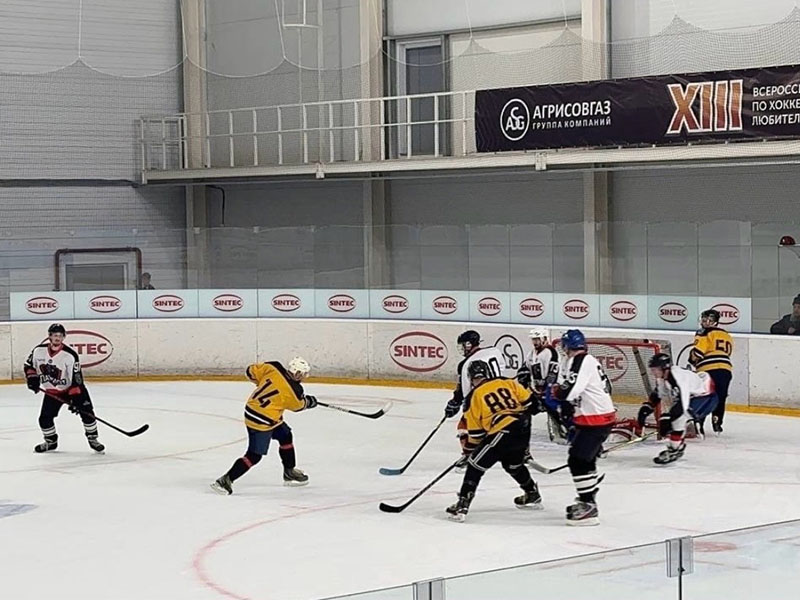 Ермолинская хоккейная команда «ХардСтрой» шестой раз подряд побеждает в региональном этапе Всероссийского турнира «Ночная Хоккейная лига 18+».