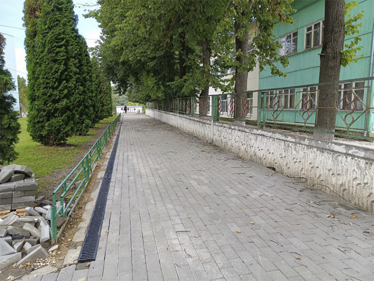 В Ермолино активно благоустраивают дороги, пешеходные тротуары и придомовые зоны. В Ермолино активно благоустраивают дороги, пешеходные тротуары и придомовые зоны.