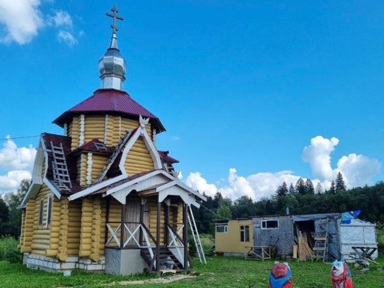 В деревне Гольтяево открылась церковь.