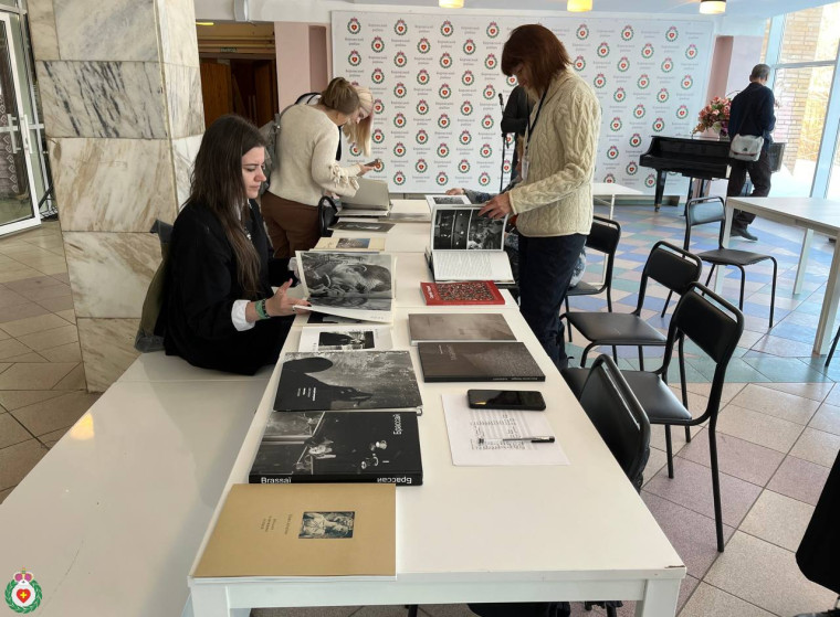 В Боровске открылся первый в России фестиваль черно-белой фотографии «Фотострелка».